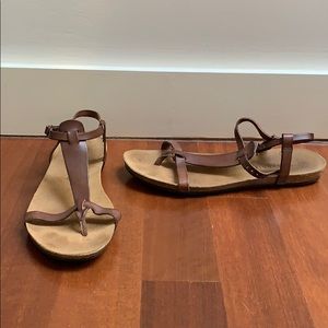 Straps leather sandals